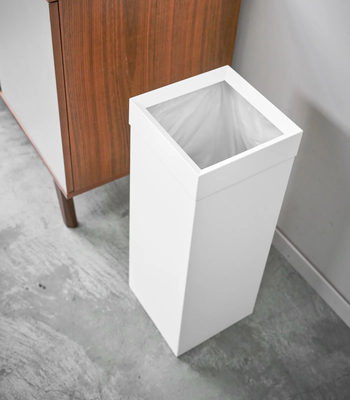 VELASTRIA - Trash Can - Steel