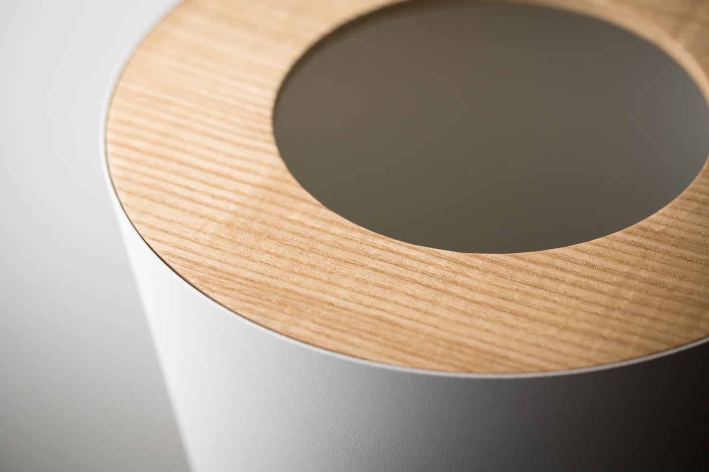 VELASTRIA - Trash Can - Round - Steel + Wood